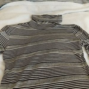 Striped Light Turttle Neck
